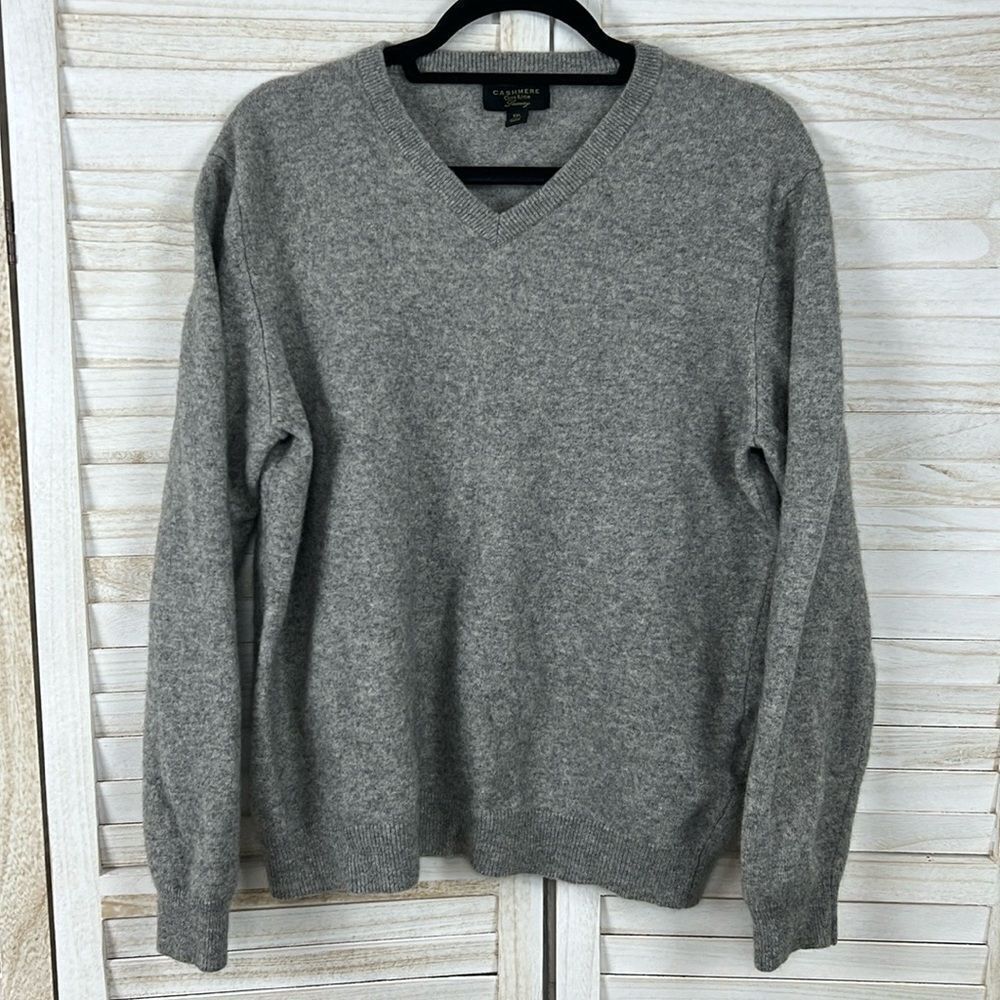 Club Room Macy's V-Neck Gray Cashmere Sweater